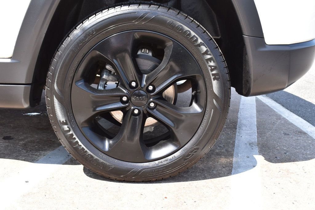 Used 2019 Jeep Compass Latitude image 11