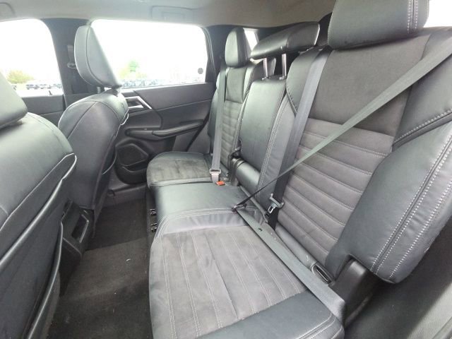 Used 2022 Mitsubishi Outlander SE AWD/4WD image 19
