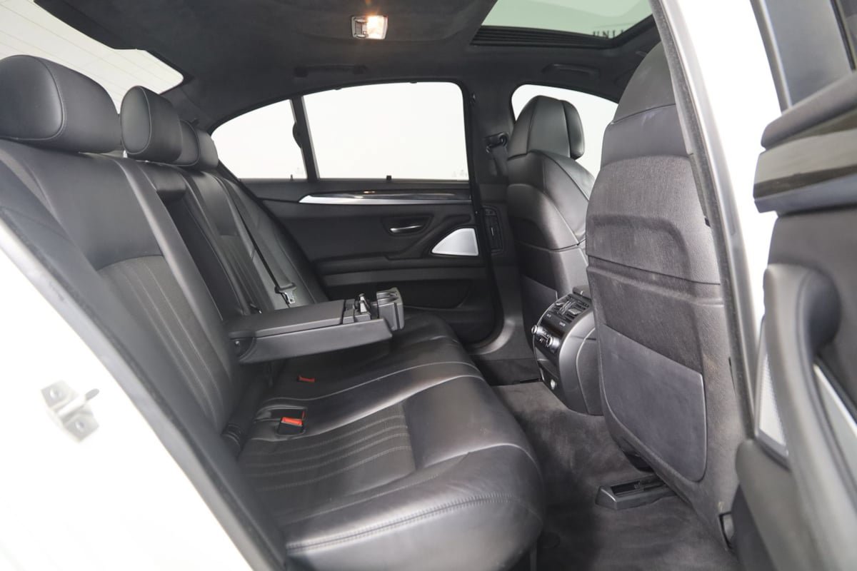 Used 2015 BMW M5 RWD image 14