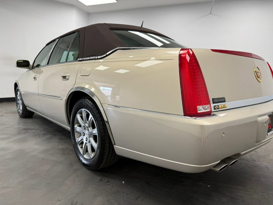 Used 2008 Cadillac DTS w/ Sun And Sound Package image 26