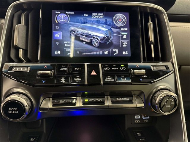 Used 2023 Lexus LX 600 4WD w/ Luxury Package image 26