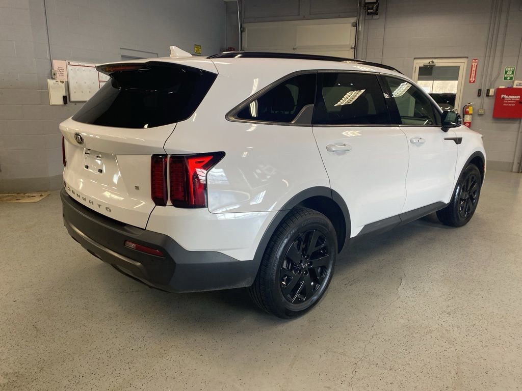 Used 2021 Kia Sorento S w/ Panoramic Sunroof Package image 8