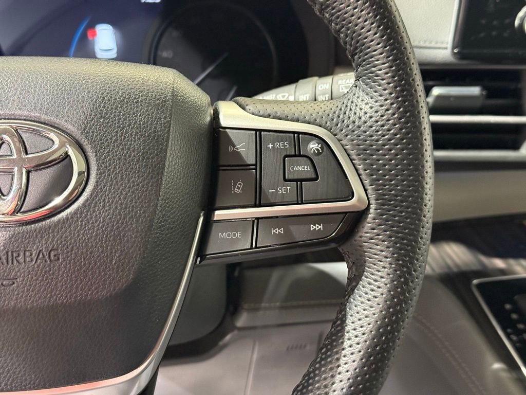Certified 2024 Toyota Sienna Limited image 27
