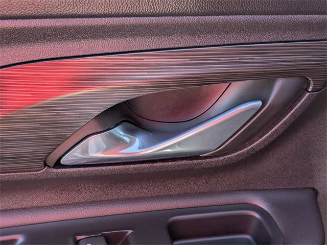 Used 2022 GMC Terrain SLE w/ Driver Convenience Package image 29