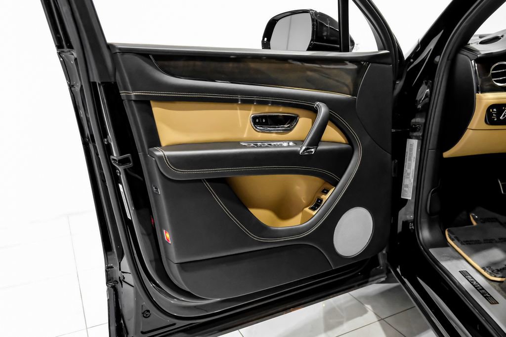Used 2019 Bentley Bentayga image 36