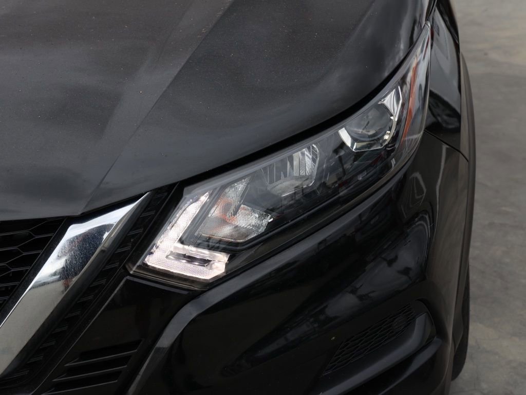 Used 2022 Nissan Rogue Sport SV image 10