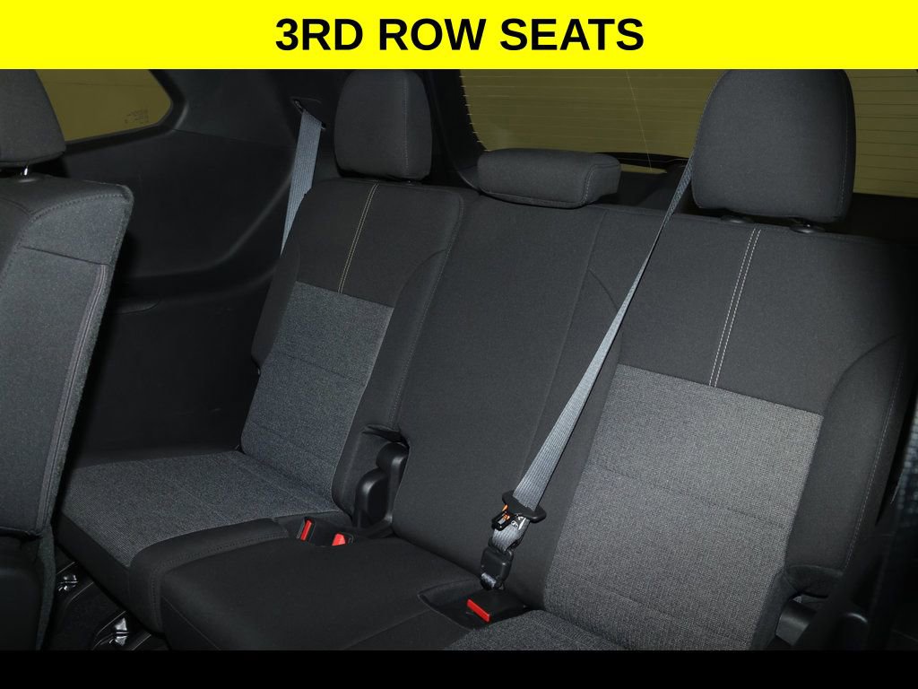 Used 2025 GMC Acadia Elevation image 8