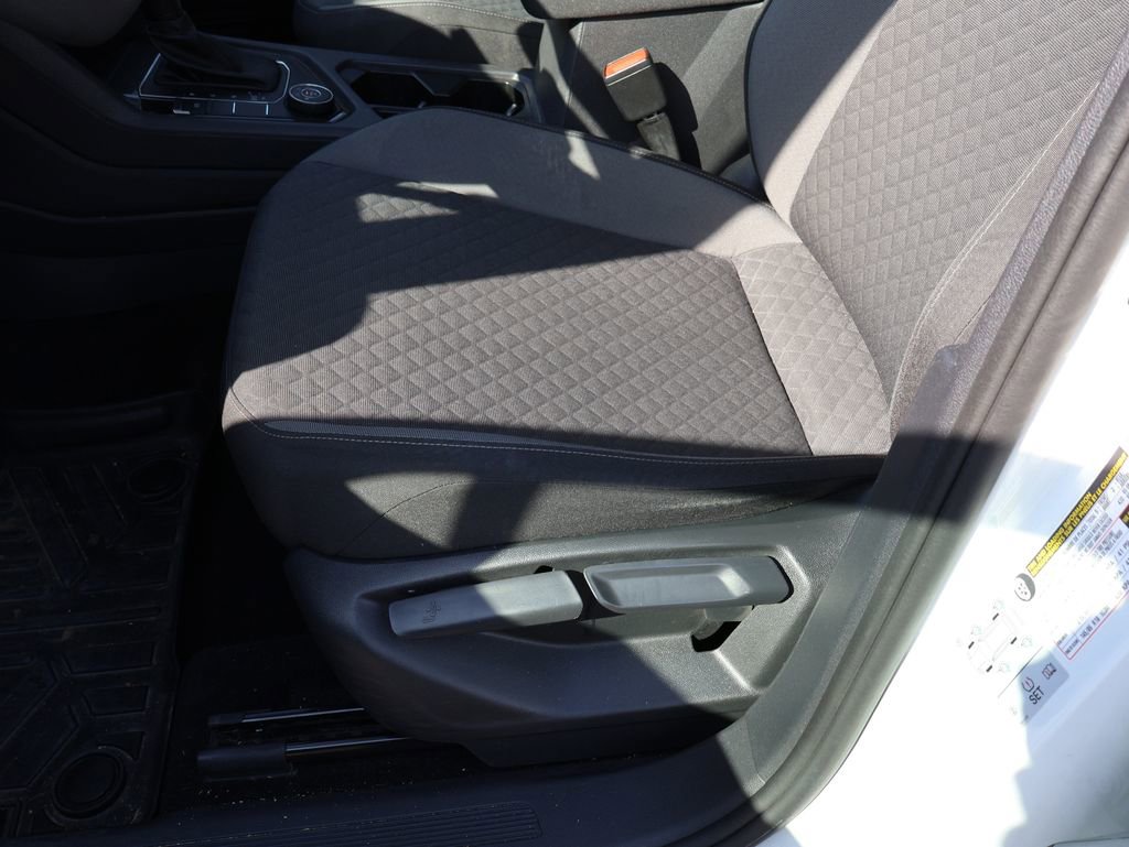 Used 2020 Volkswagen Tiguan S image 39