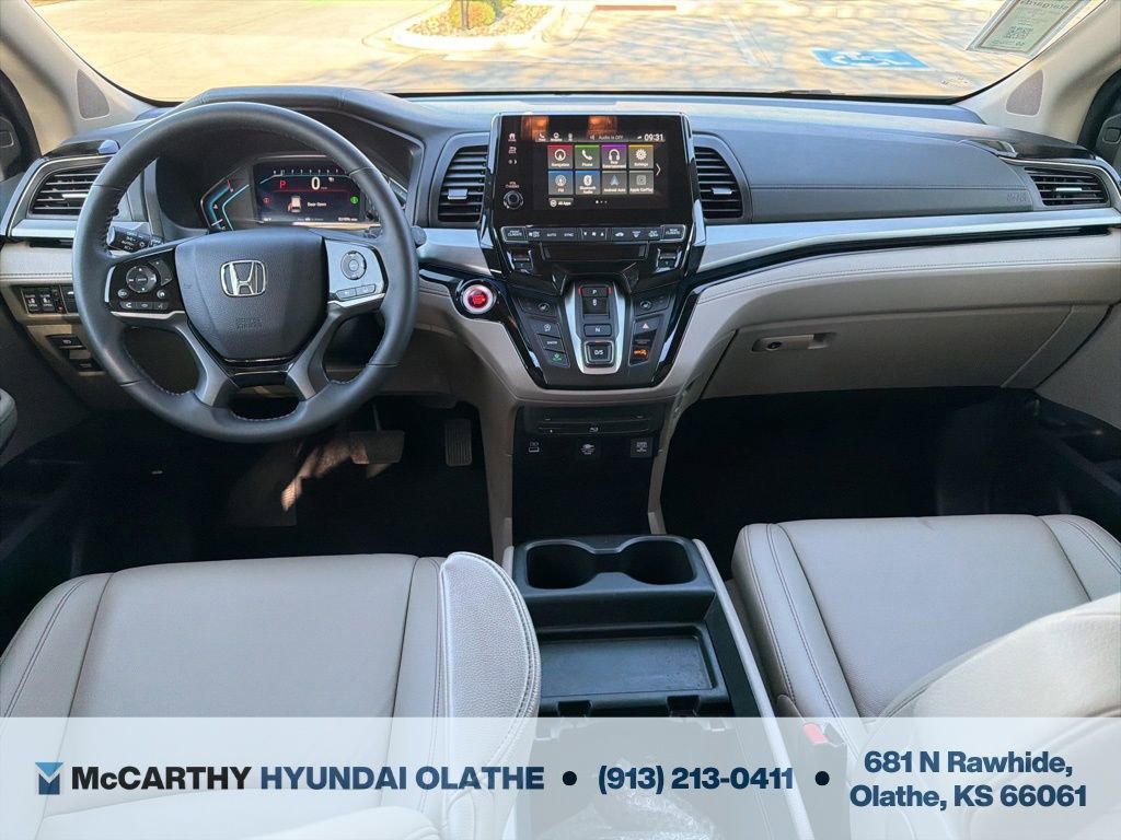 Used 2023 Honda Odyssey Touring image 3