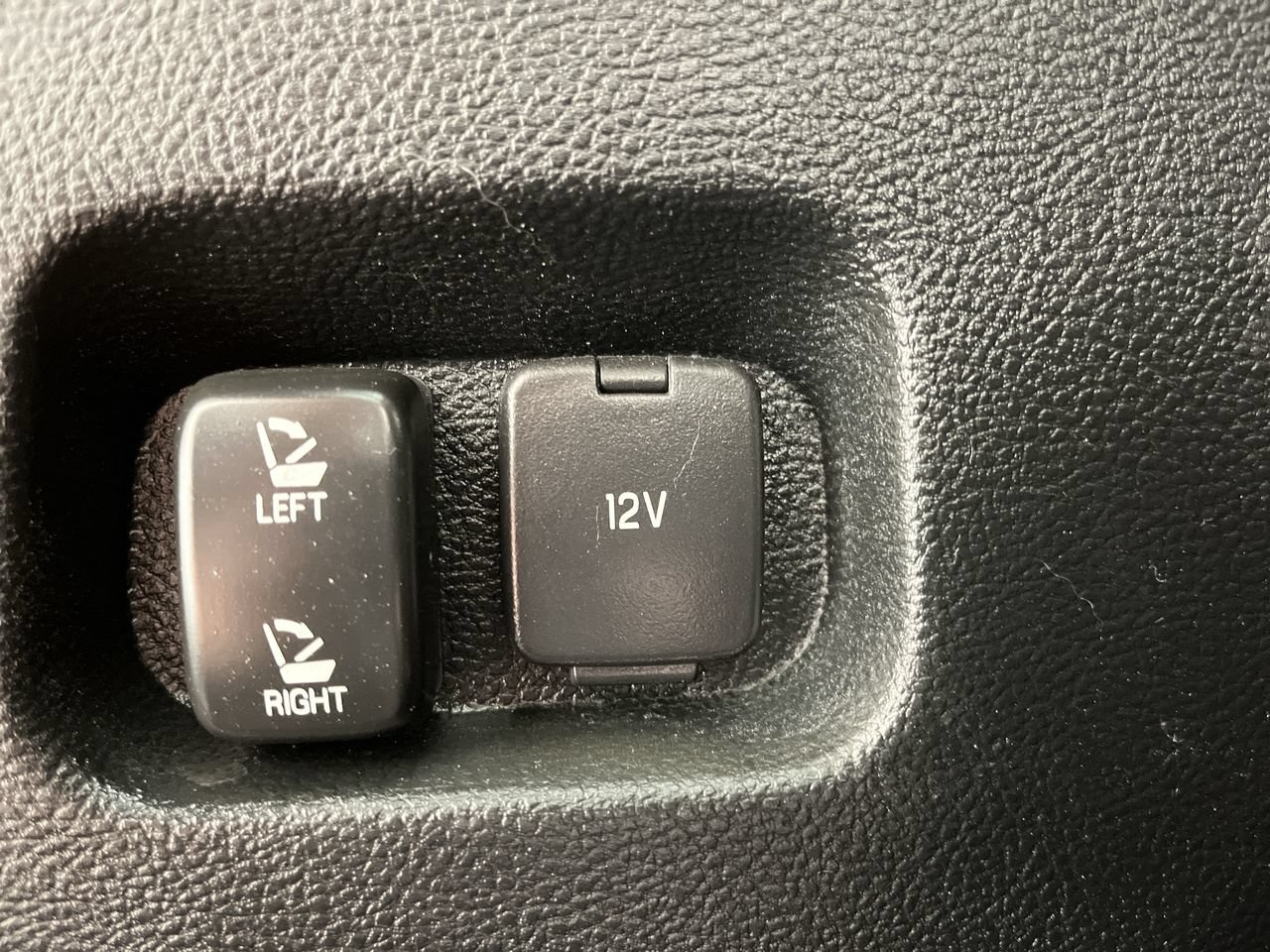 Used 2020 Ford Edge Titanium AWD/4WD image 31