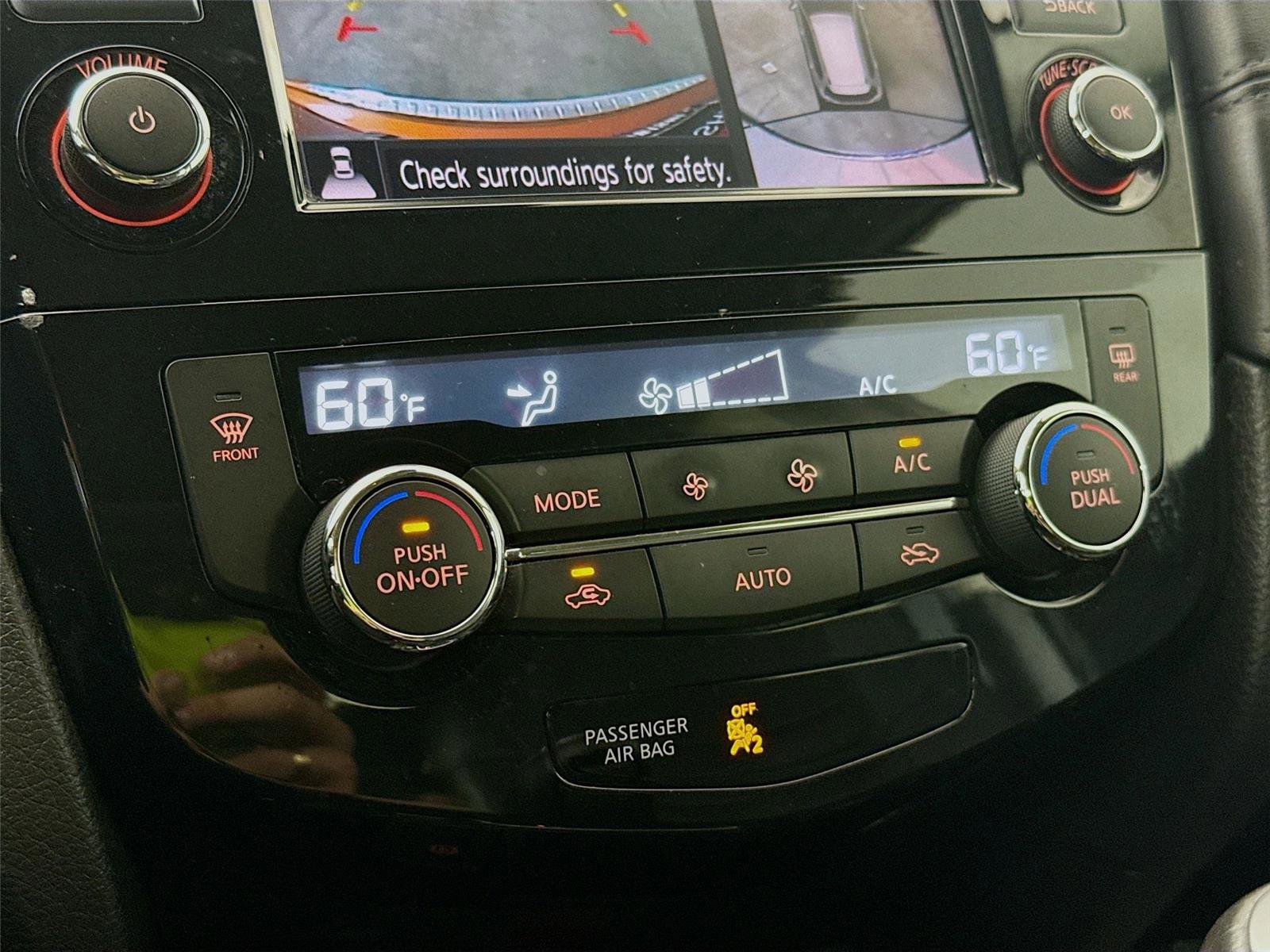 Used 2020 Nissan Rogue SL w/ Premium Package image 12