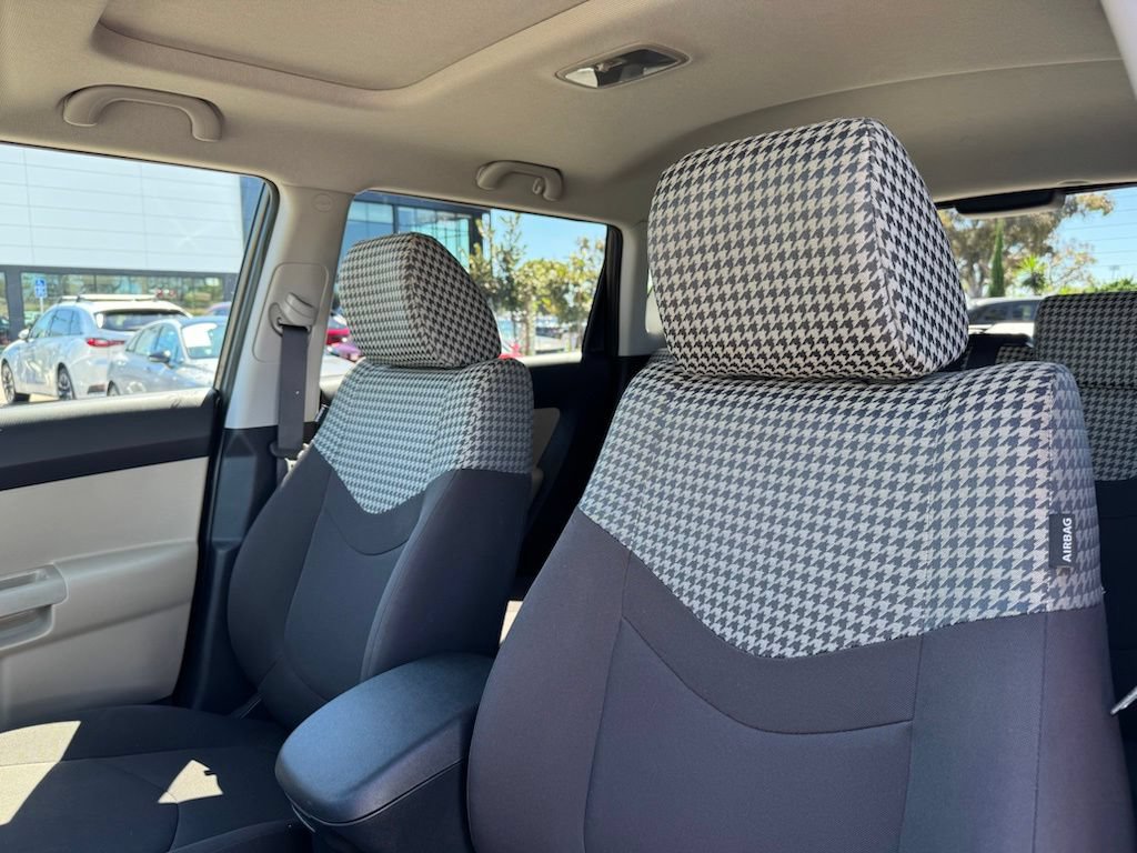Used 2010 Kia Soul ! FWD image 18