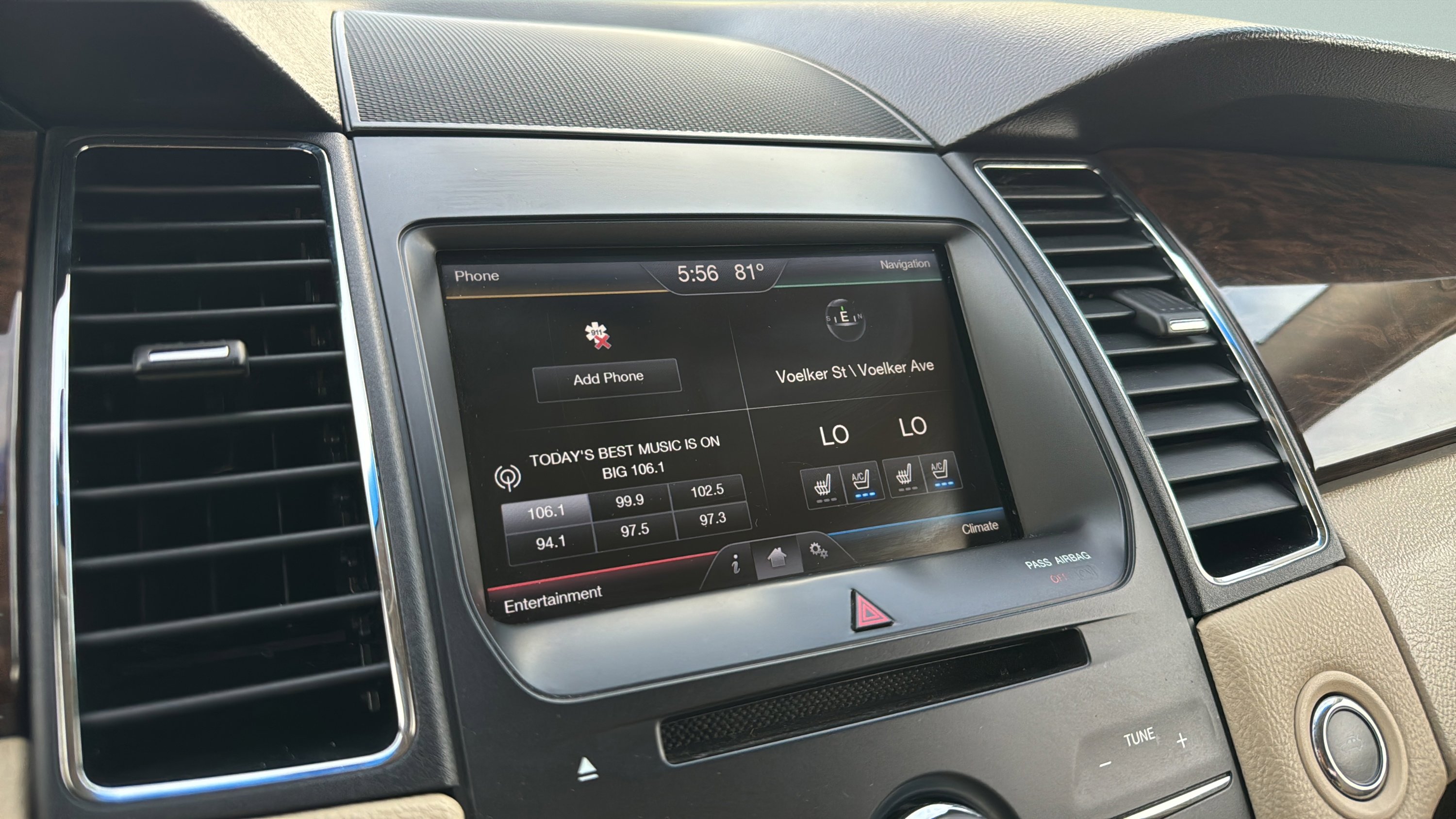 Used 2015 Ford Taurus Limited FWD image 15