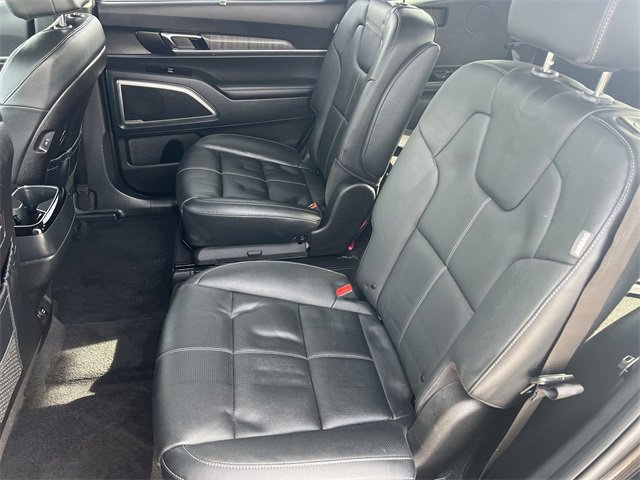 Used 2025 Kia Telluride EX w/ EX Captain's Chair Package image 32