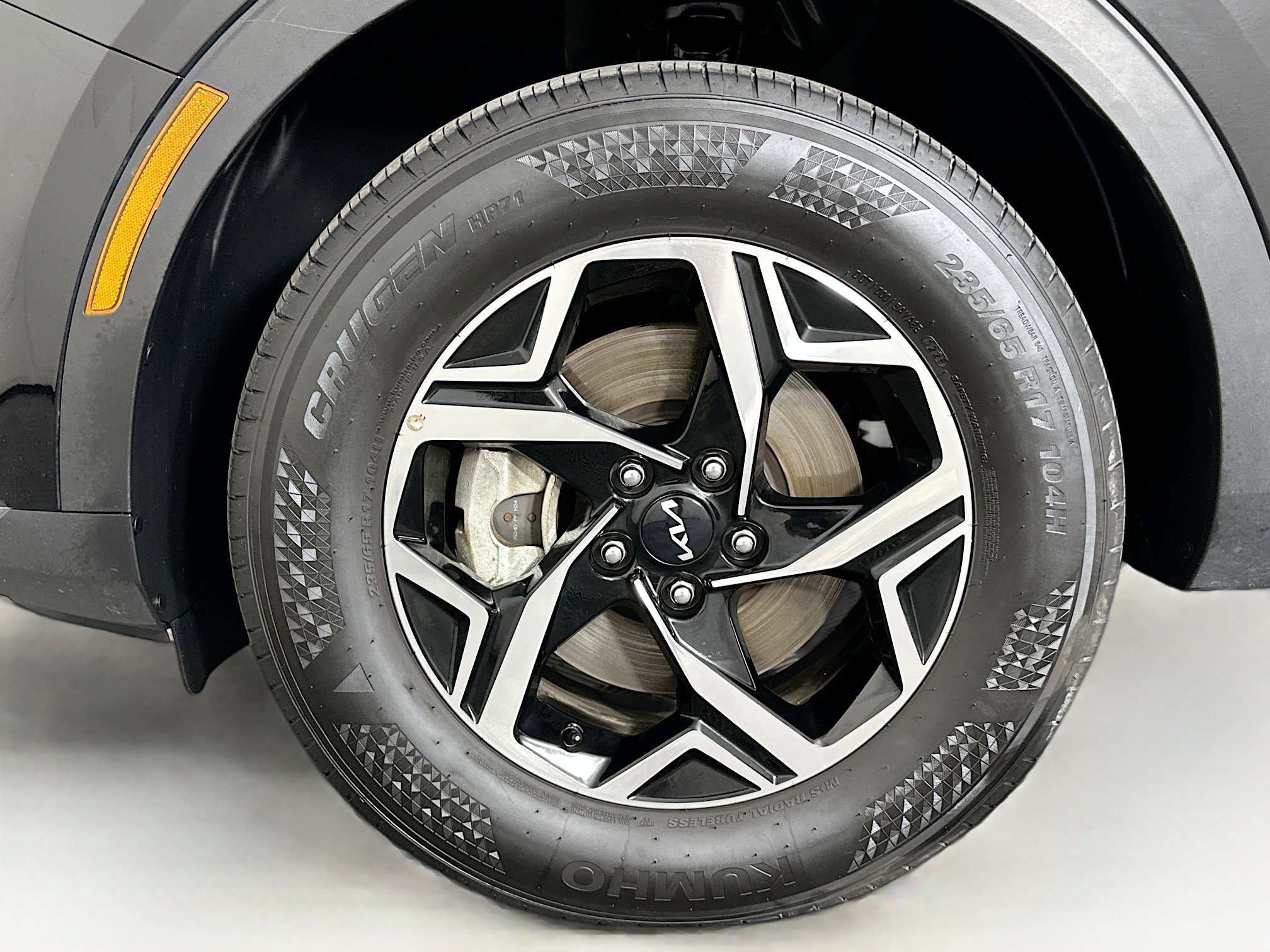 Used 2025 Kia Sportage LX image 11