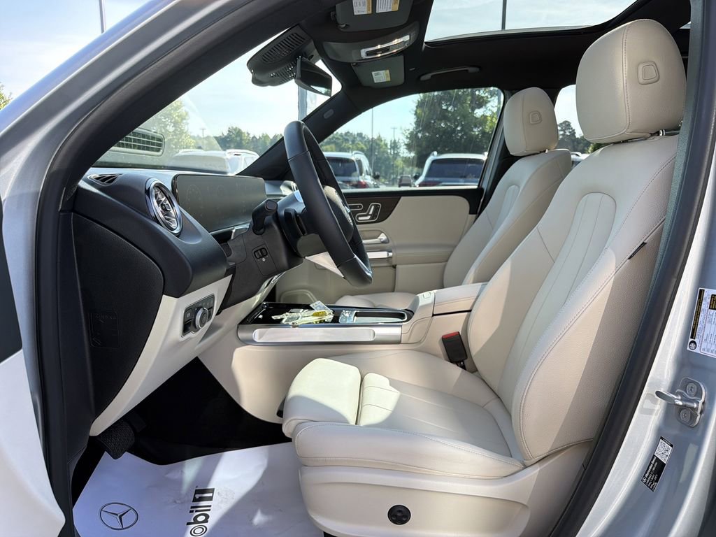 Used 2026 Mercedes-Benz GLB 250 4MATIC image 11