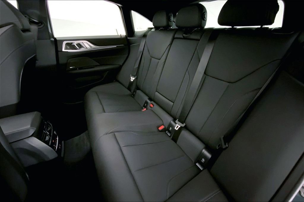 Used 2025 BMW M440i RWD image 14