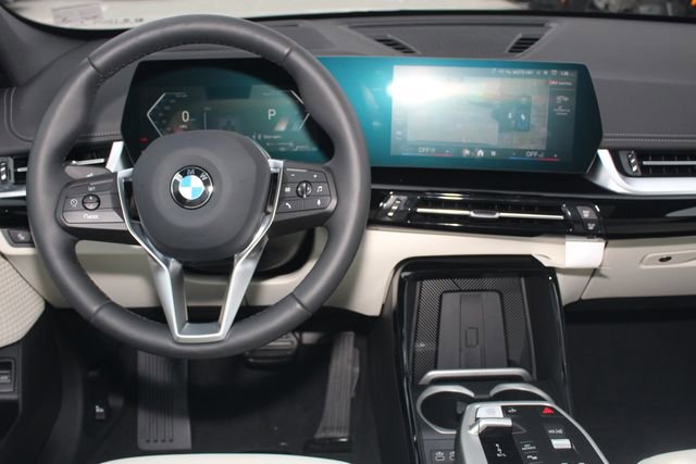 Used 2026 BMW X1 xDrive28i w/ Technology Package image 17