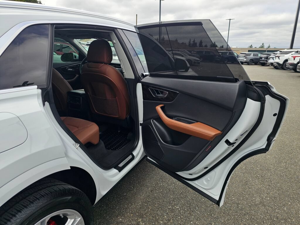 Used 2023 Audi Q8 Premium Plus AWD/4WD image 26