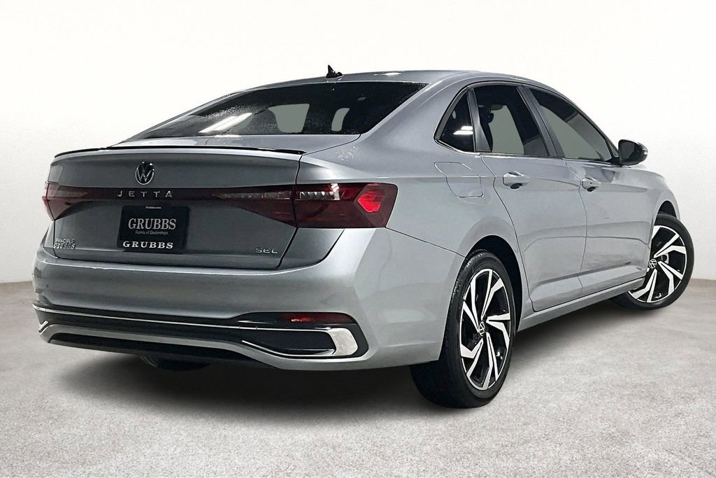 Used 2025 Volkswagen Jetta SEL image 2