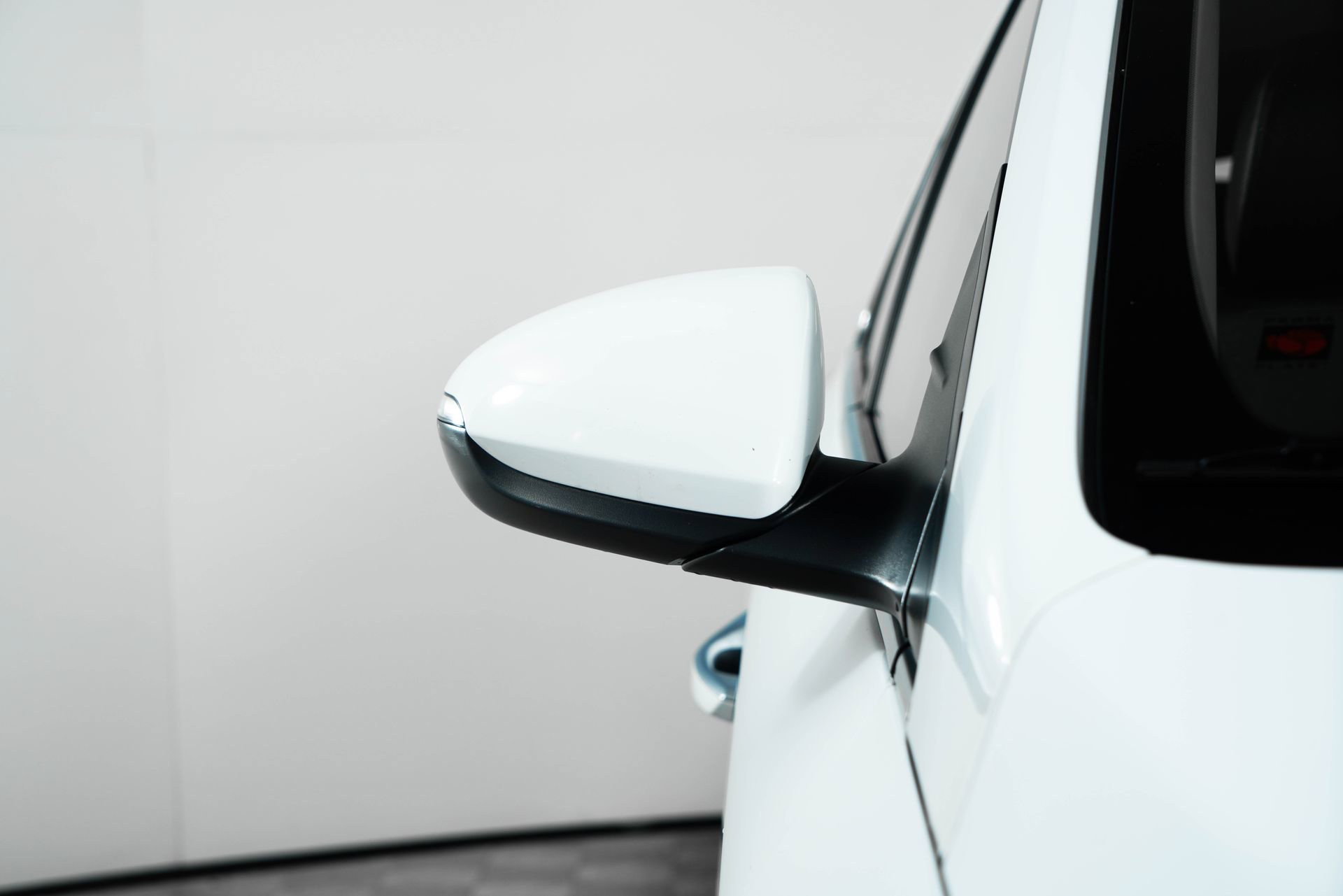 Used 2017 Hyundai Ioniq Limited image 13