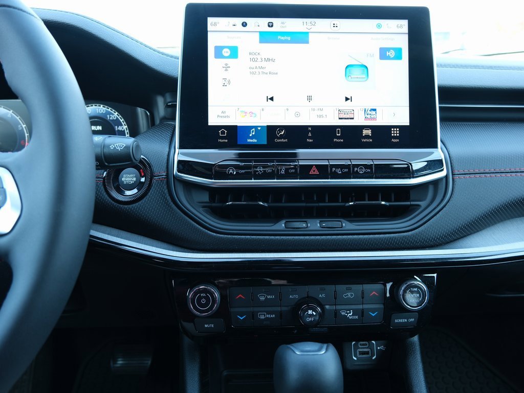 Used 2024 Jeep Compass Trailhawk w/ Trailhawk Elite Group image 19