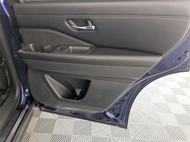 Used 2022 Nissan Pathfinder SL image 32