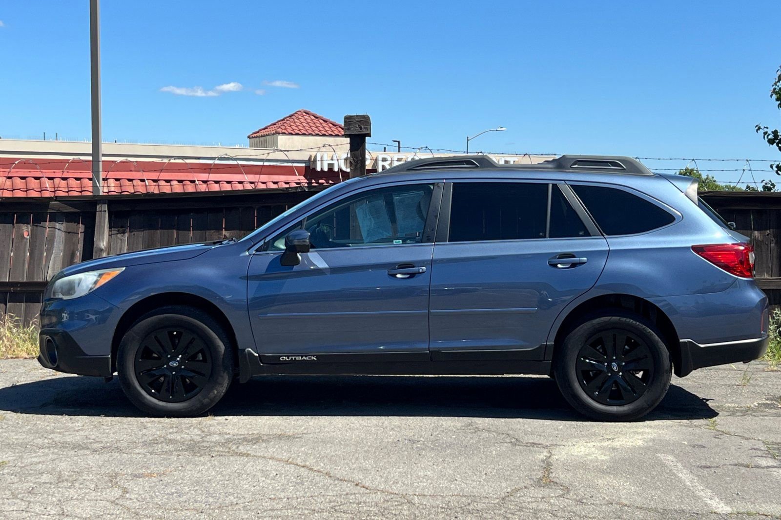 Used 2016 Subaru Outback 2.5i Premium image 7