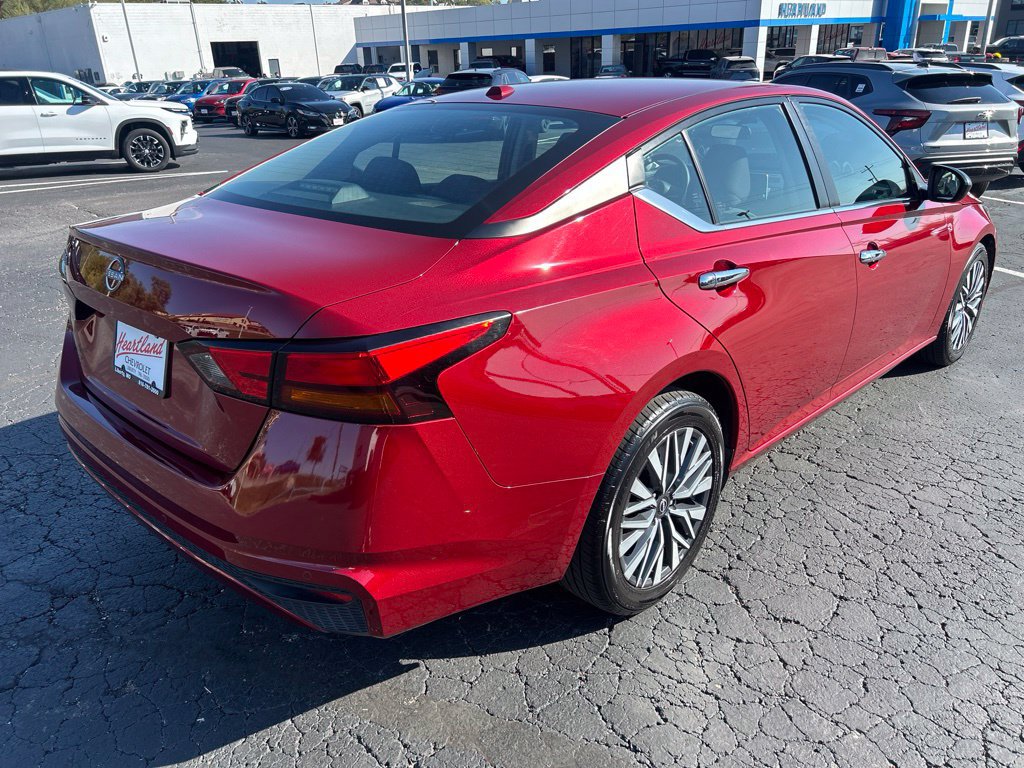Used 2025 Nissan Altima 2.5 SV FWD image 5