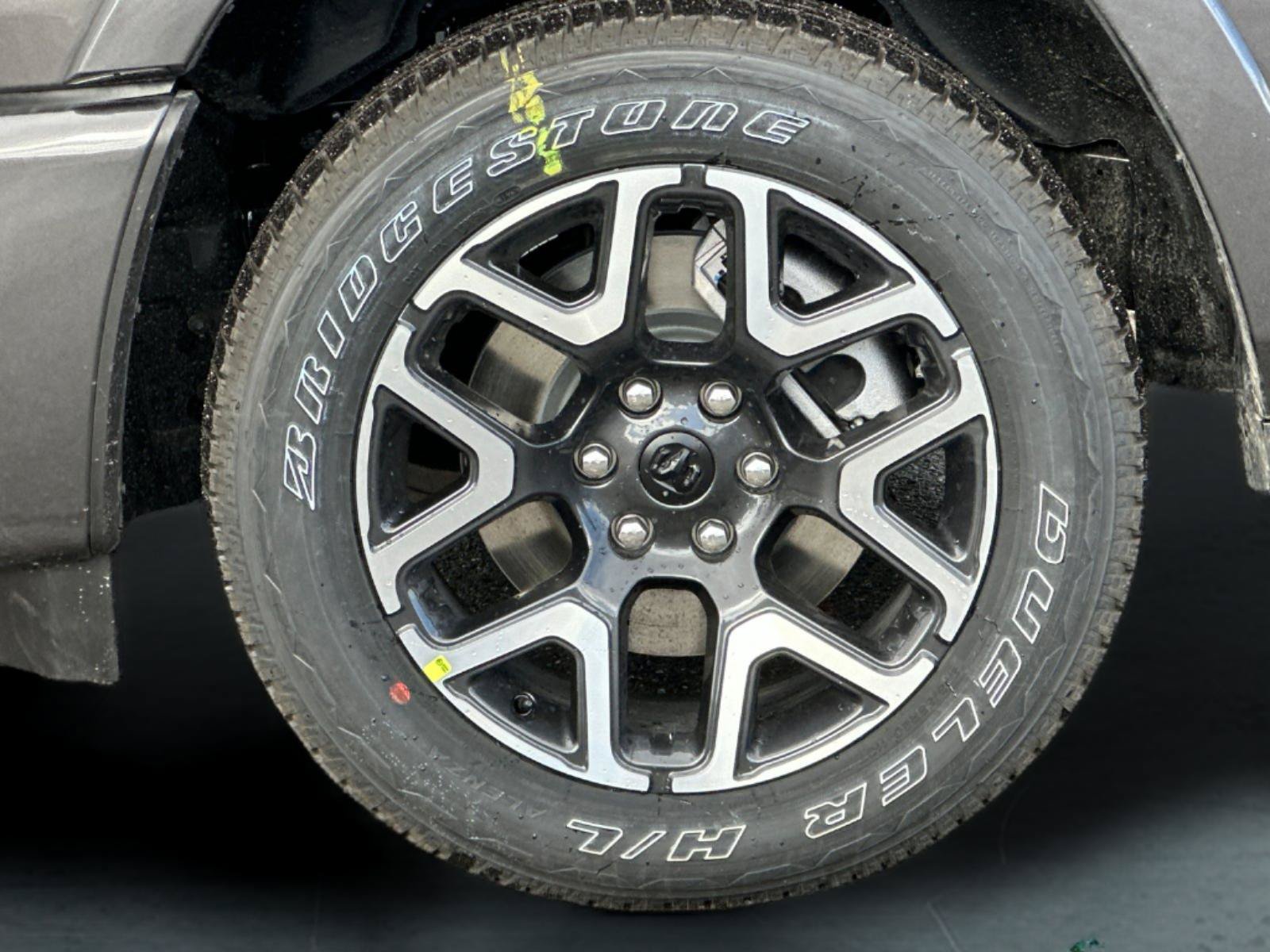 New 2026 RAM 1500 Laramie AWD/4WD image 24