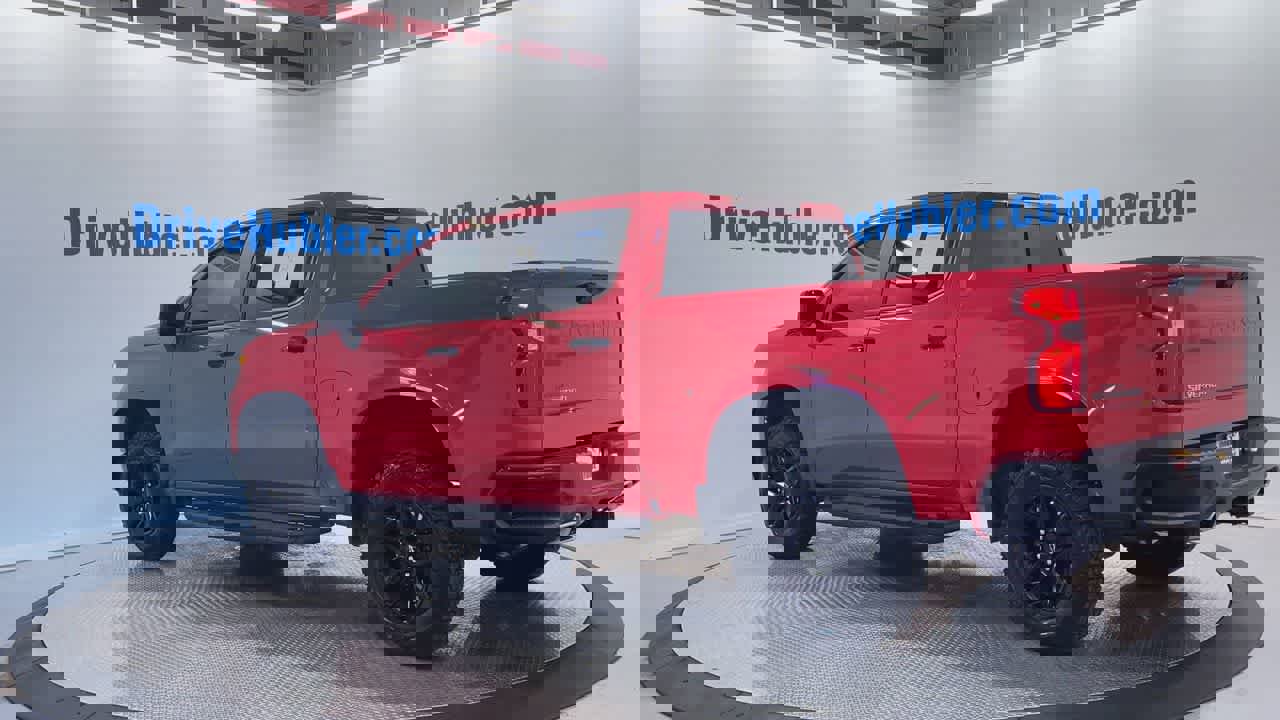 Used 2024 Chevrolet Silverado 1500 LT Trail Boss w/ Convenience Package II image 9