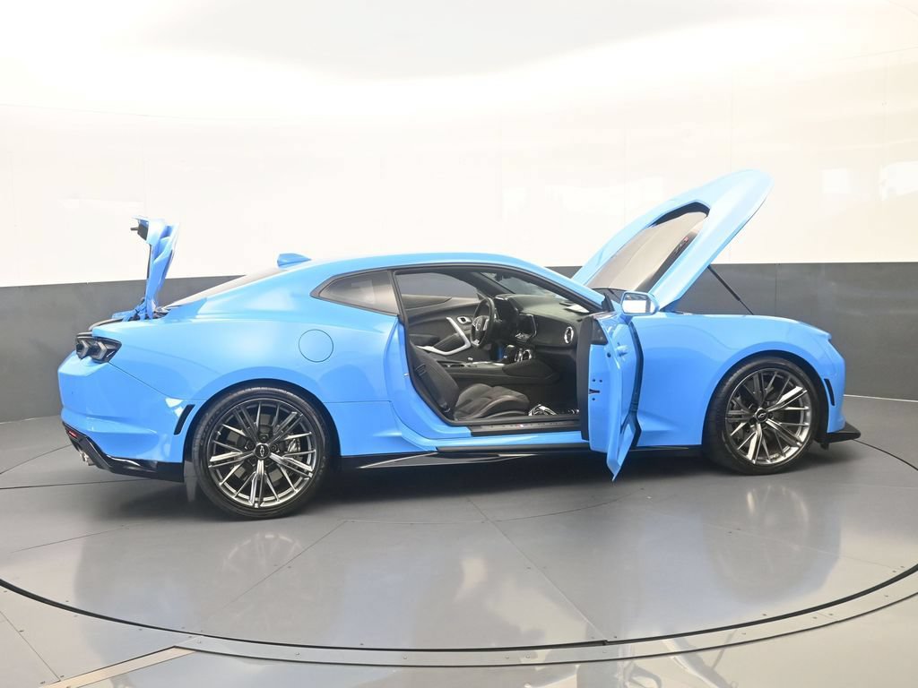 Used 2023 Chevrolet Camaro ZL1 RWD image 67