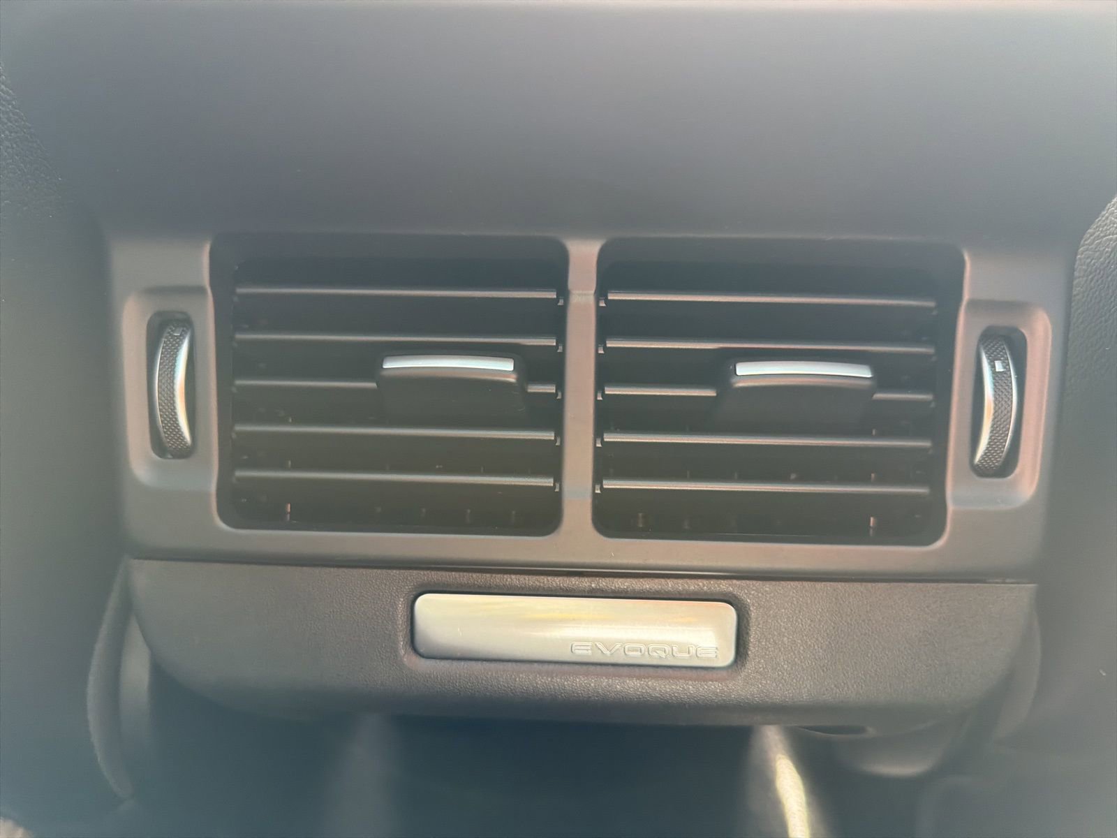 Used 2023 Land Rover Range Rover Evoque R-Dynamic SE image 78