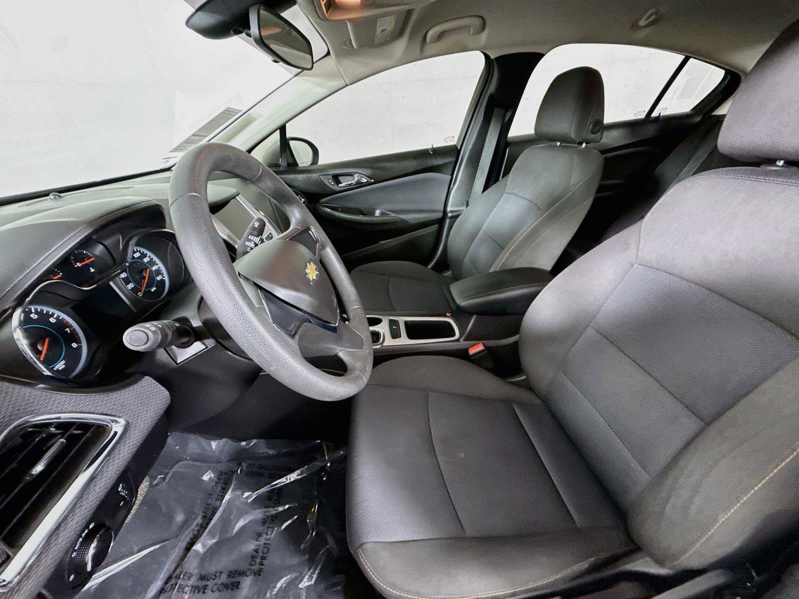 Used 2018 Chevrolet Cruze LS FWD image 3