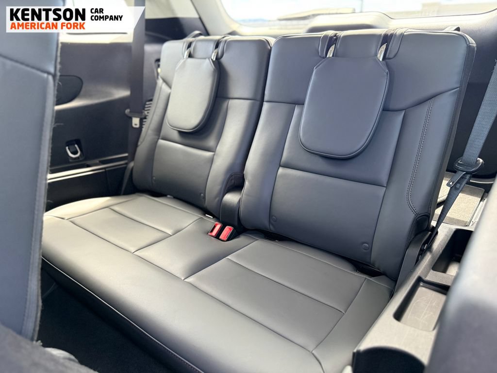 Used 2025 Ford Explorer Active w/ Active Comfort Package AWD/4WD image 28