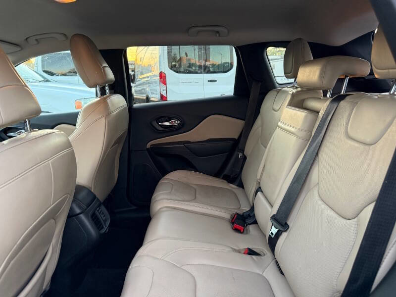 Used 2015 Jeep Cherokee Limited w/ Luxury Group image 16