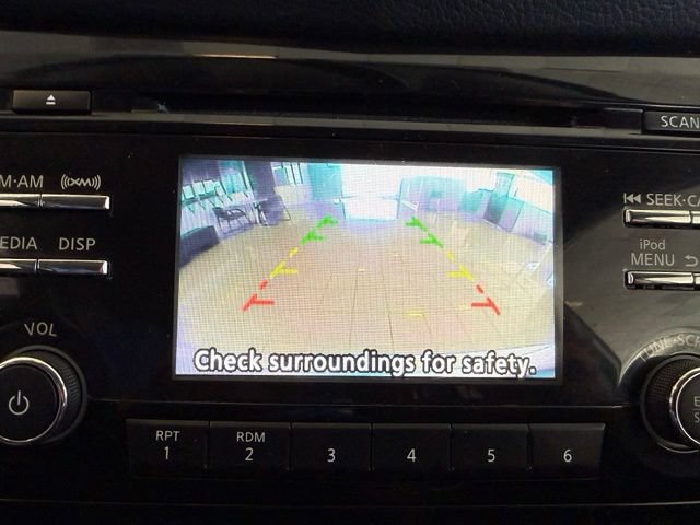 Used 2017 Nissan Rogue SV FWD image 14