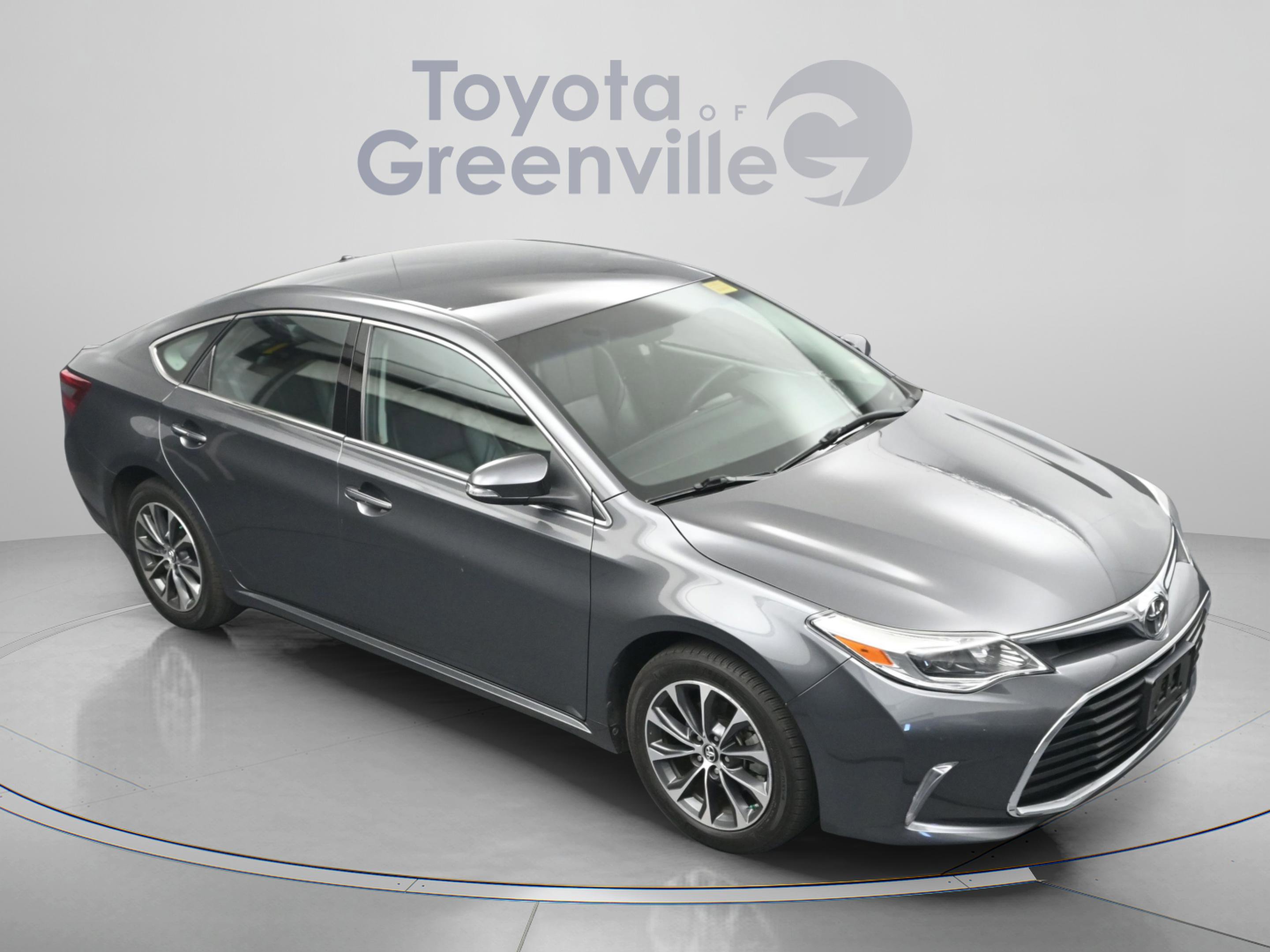 Used 2016 Toyota Avalon XLE image 19