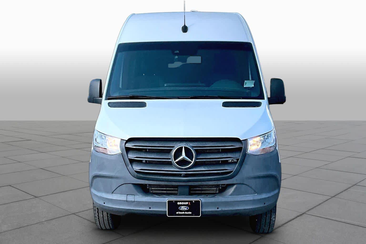 Used 2022 Mercedes-Benz Sprinter 3500 image 3