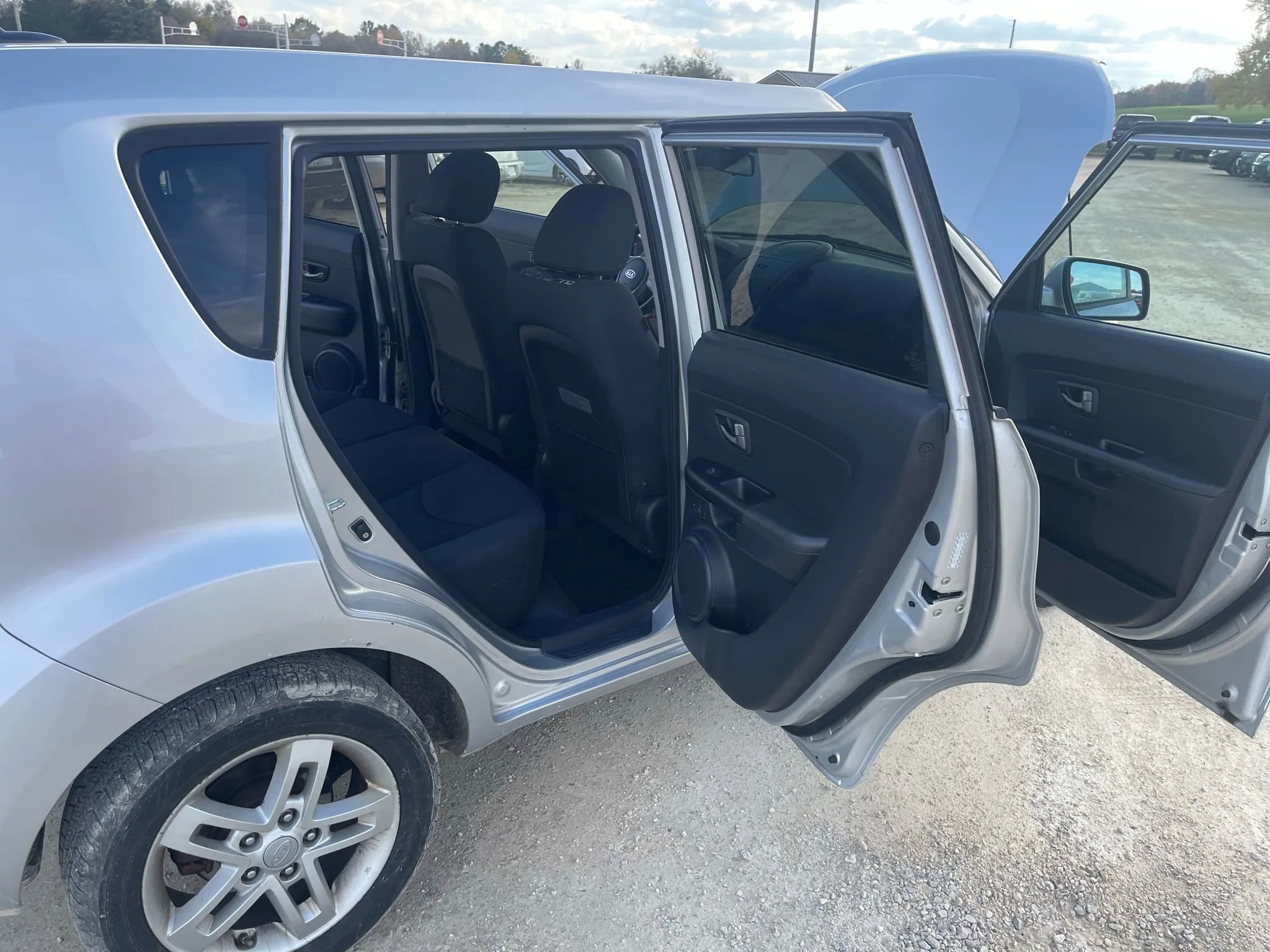 Used 2011 Kia Soul + image 12
