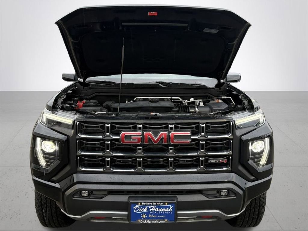 Used 2024 GMC Canyon AT4 image 4