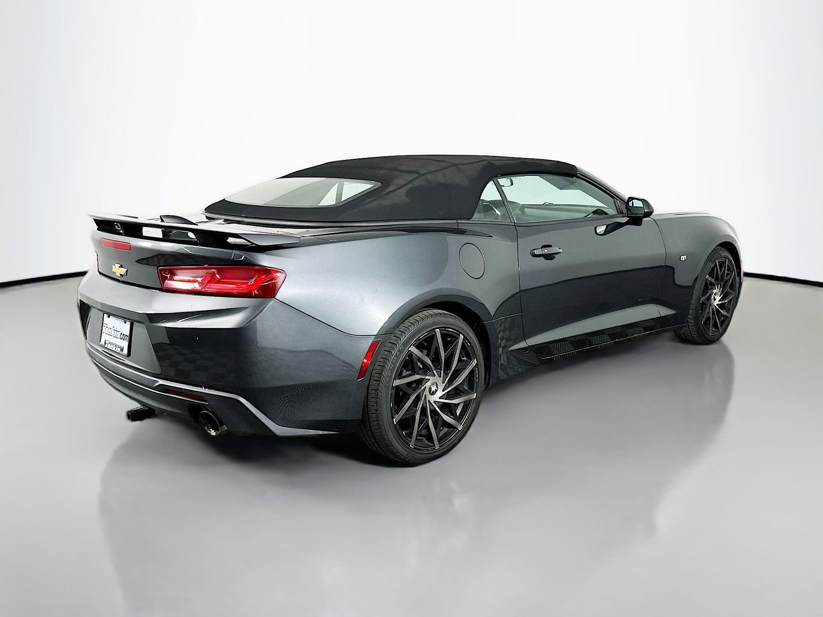 Used 2016 Chevrolet Camaro LT RWD image 8