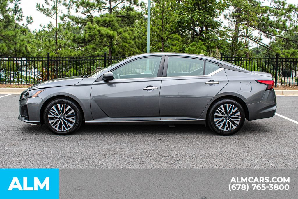 Used 2024 Nissan Altima 2.5 SV FWD image 6