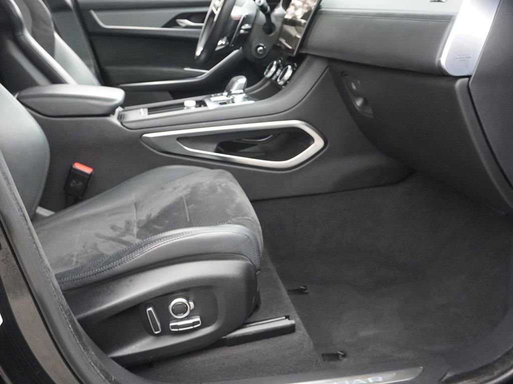 Used 2022 Jaguar F-PACE SVR image 30