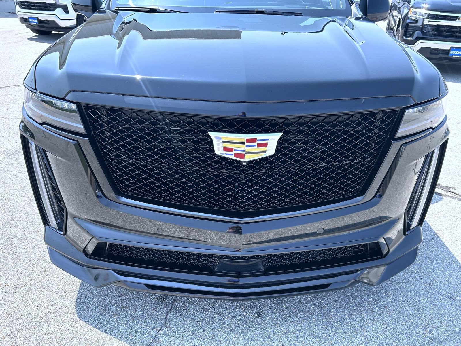 Used 2023 Cadillac Escalade V w/ Heavy-Duty Trailer Package AWD/4WD image 9