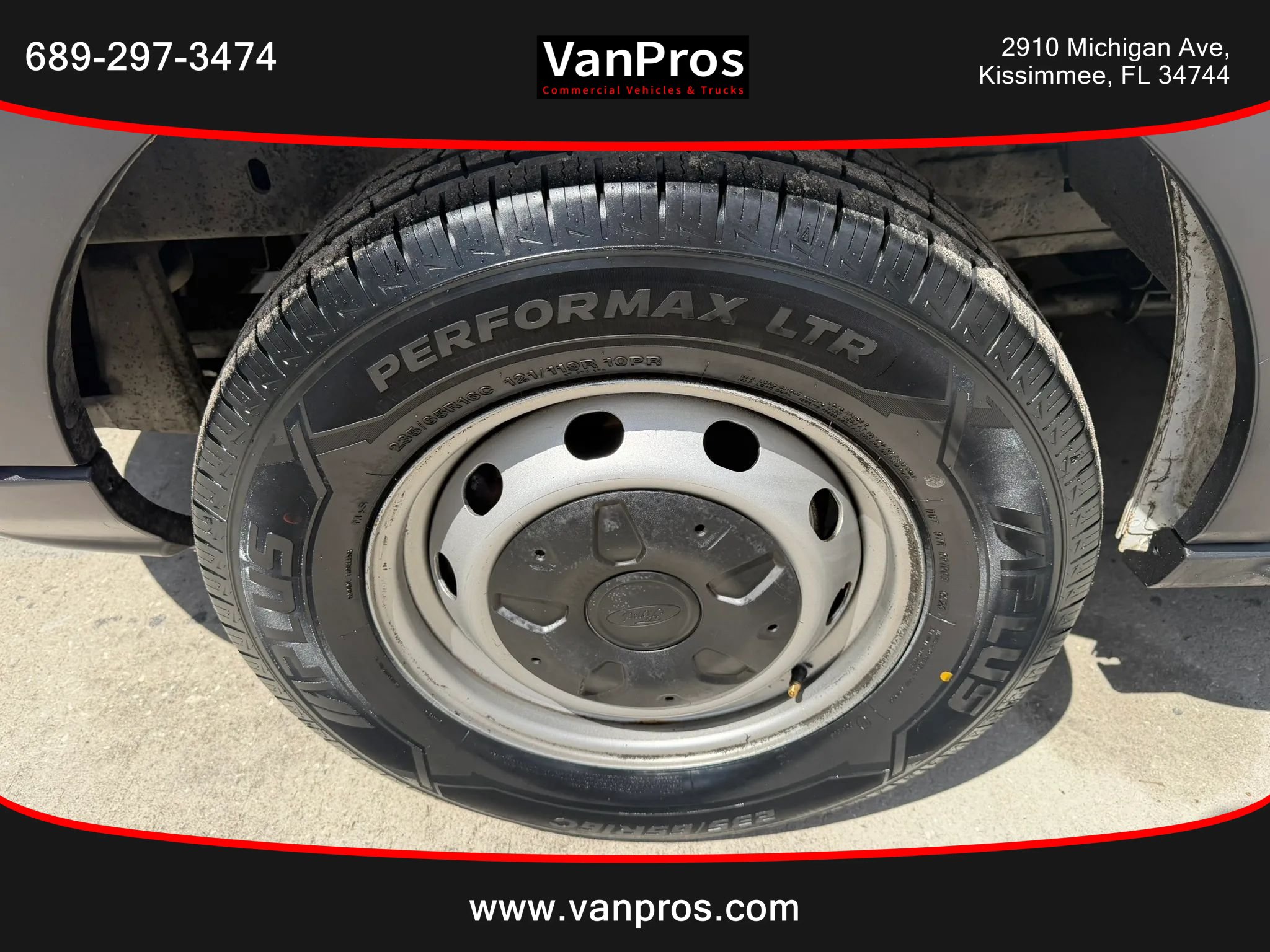 Used 2019 Ford Transit 150 148 Medium Roof RWD image 17