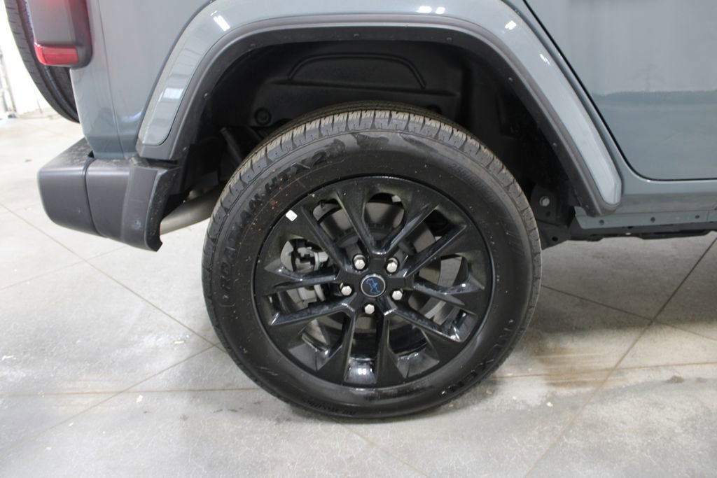 Used 2025 Jeep Wrangler Unlimited Sahara w/ Safety Group image 36