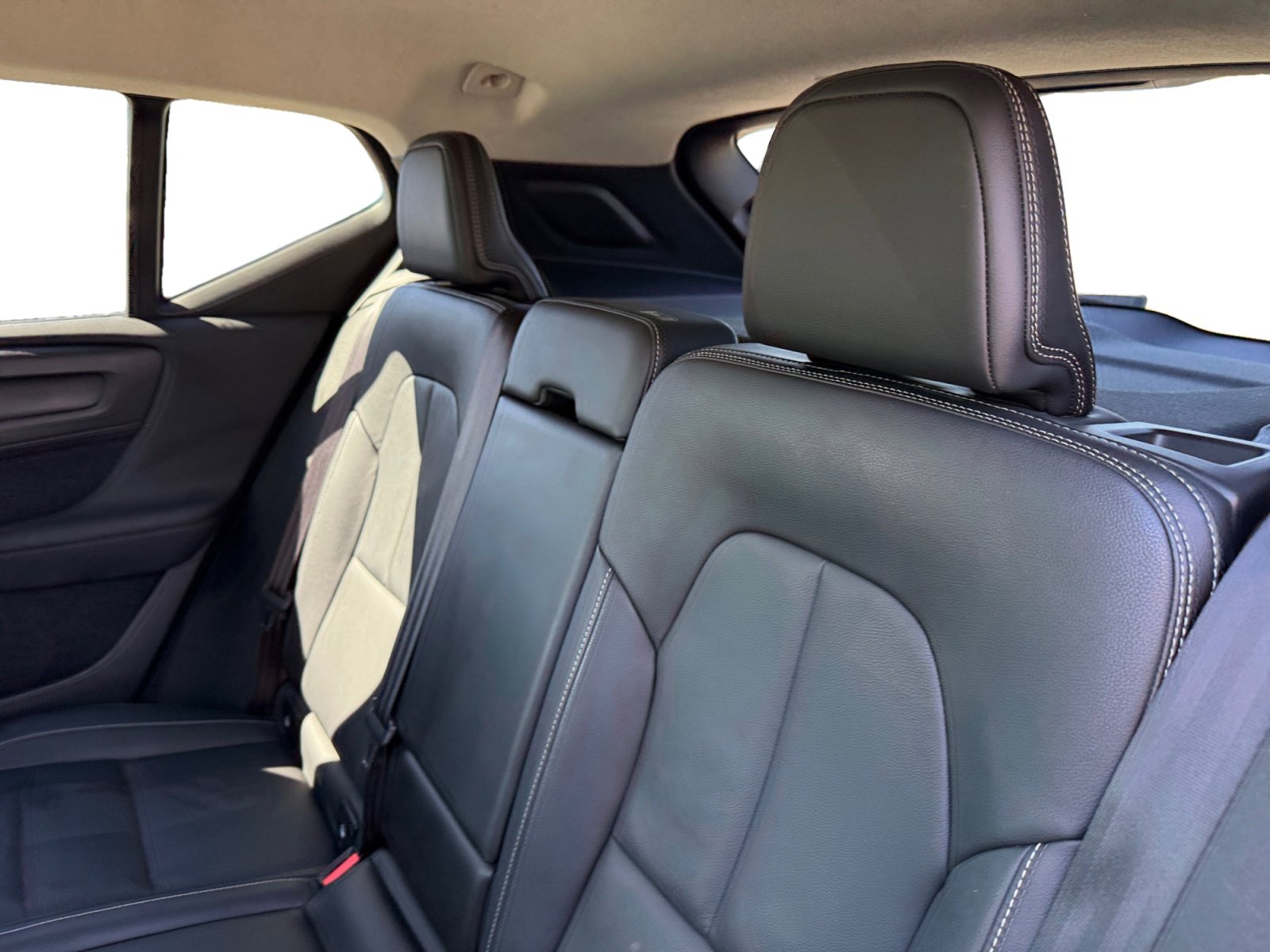 Used 2019 Volvo XC40 T5 Momentum image 16