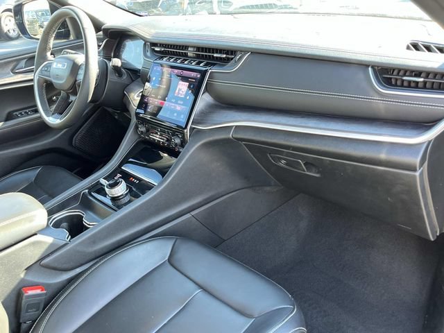 Used 2025 Jeep Grand Cherokee Limited AWD/4WD image 23