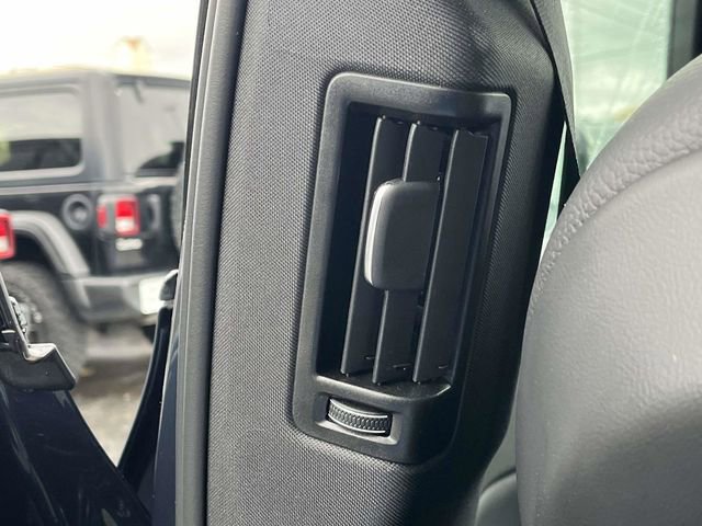 Used 2024 Volvo XC60 B5 Plus w/ Protection Package Premier image 18